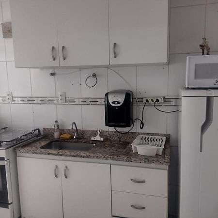 Apartamento Vento E Mar - 2 Quartos Com Sacada Na Quadra Da Praia Do Gonzaga ซันโตส ภายนอก รูปภาพ