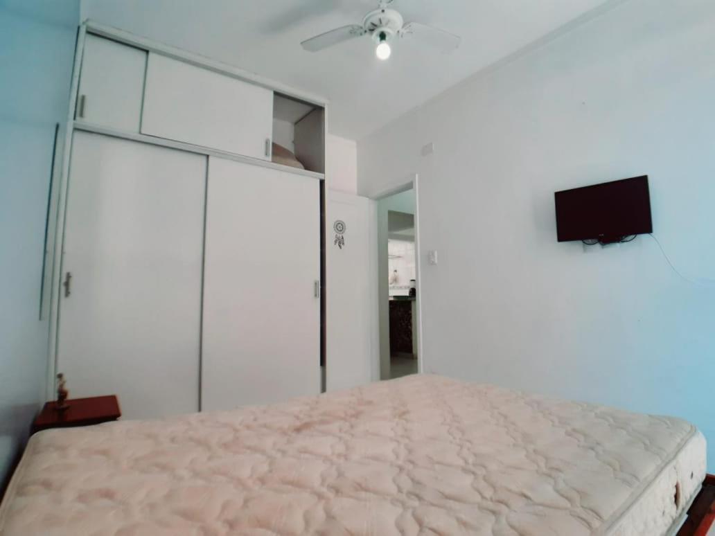Apartamento Vento E Mar - 2 Quartos Com Sacada Na Quadra Da Praia Do Gonzaga ซันโตส ภายนอก รูปภาพ