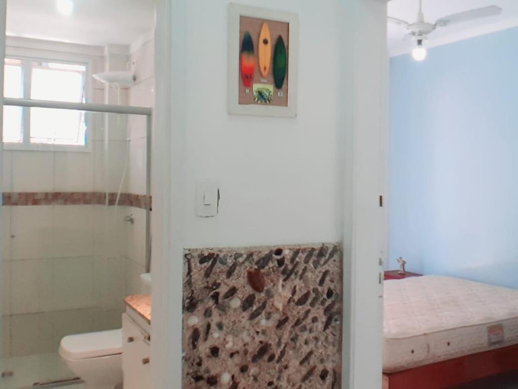 Apartamento Vento E Mar - 2 Quartos Com Sacada Na Quadra Da Praia Do Gonzaga ซันโตส ภายนอก รูปภาพ