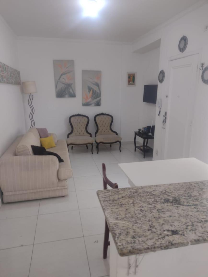 Apartamento Vento E Mar - 2 Quartos Com Sacada Na Quadra Da Praia Do Gonzaga ซันโตส ภายนอก รูปภาพ