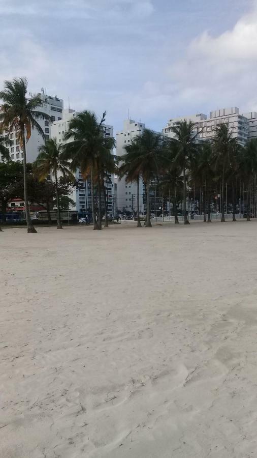 Apartamento Vento E Mar - 2 Quartos Com Sacada Na Quadra Da Praia Do Gonzaga ซันโตส ภายนอก รูปภาพ