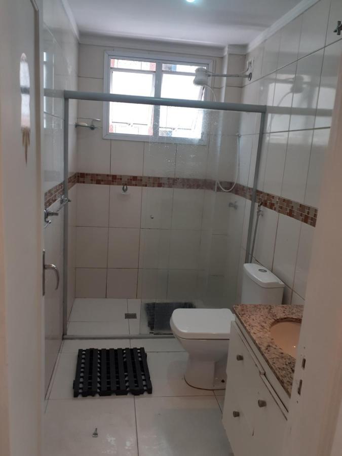 Apartamento Vento E Mar - 2 Quartos Com Sacada Na Quadra Da Praia Do Gonzaga ซันโตส ภายนอก รูปภาพ